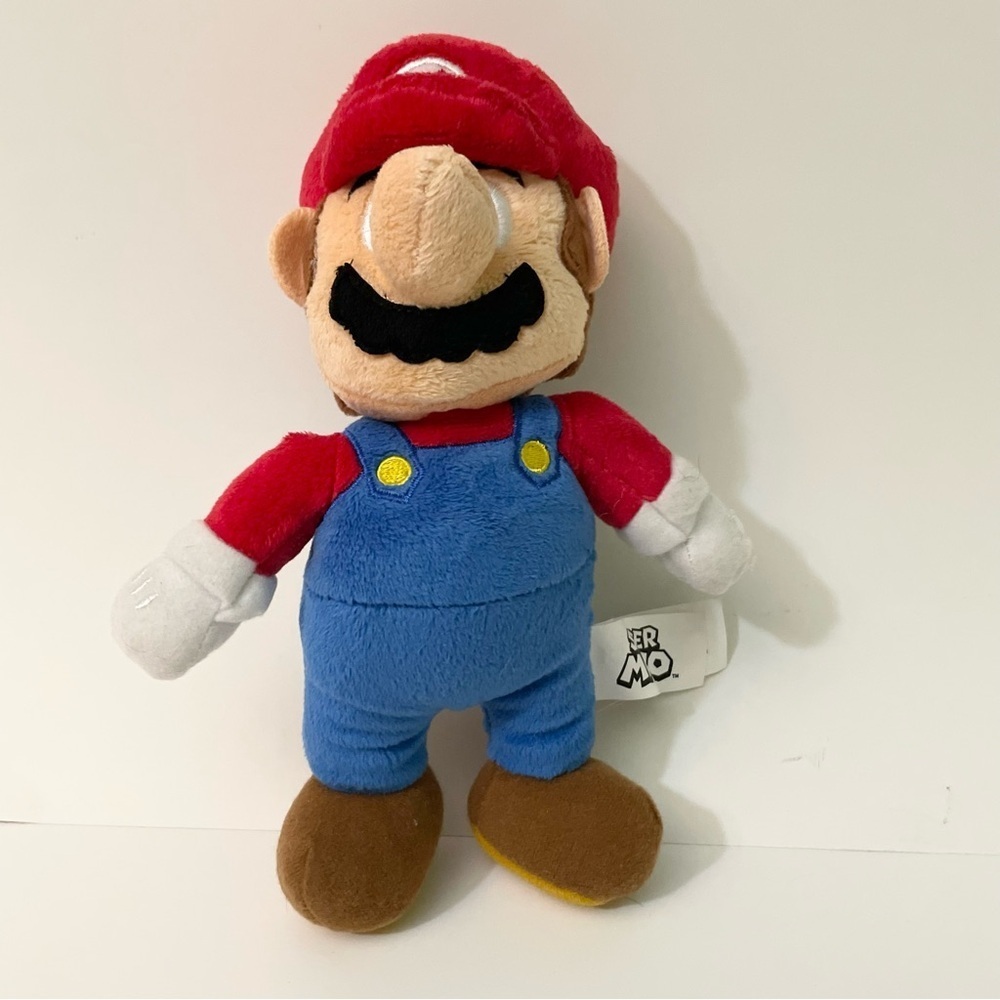 Super Mario 9" Plush Toy Jakks Pacific 2022 Nintendo